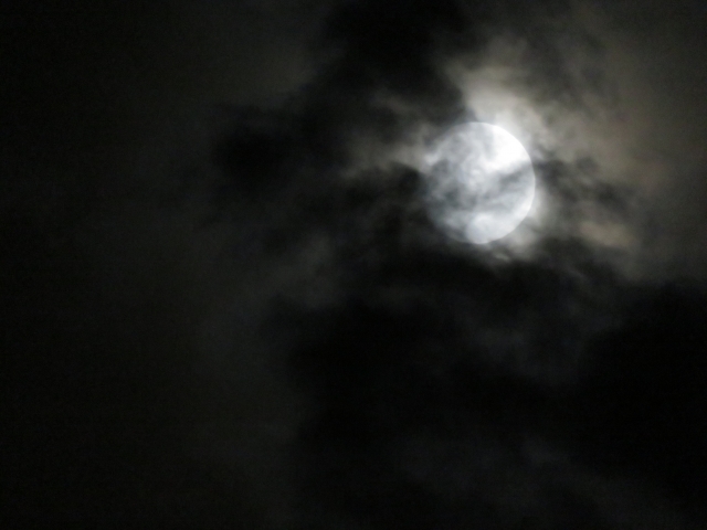 闇夜に紛れて睡魔王がやってくる