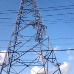 送電線の鉄塔になぜか惹かれる今日このごろ