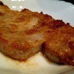 お肉をレンジの解凍モードで温めて小麦粉をまぶしたらトンテキがおいしく焼けた